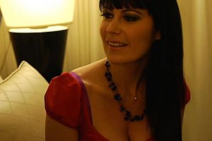 男人的大鸡巴捅美女的屁股